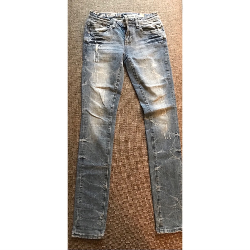 Gorgeous DKNY Skinny Jeans - Picture 2 of 3